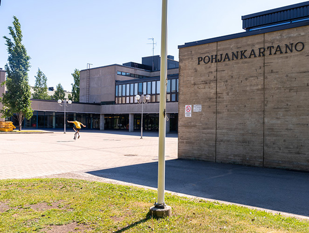 Hartela Oulun Pohjankartanon rakennus.
