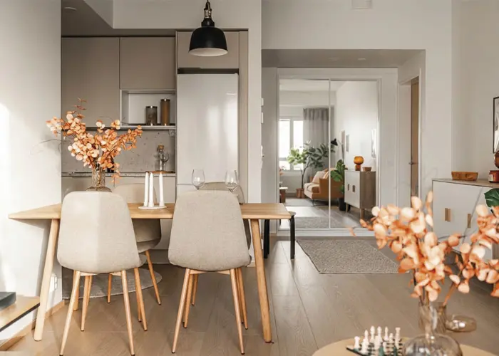 Valokuvanäkymä Lahden Vahva-Jussin Taimen asunnon A1 kalustetusta keittotilasta