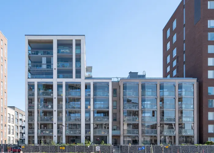 Asunto Oy Helsingin Sompasaaren Sumpissa voit viettää aikaa viihtyisällä korttelipihalla