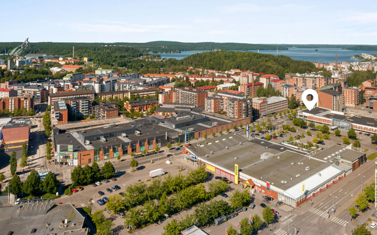 Valokuva kesältä 2025 Lahden Paavolan alueelta ilmasta käsin katsottuna