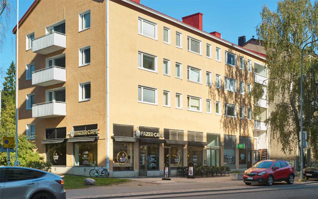 Valokuvanäkymä FazerCafe:n kivijalkaliikkeestä Lauttasaaressa