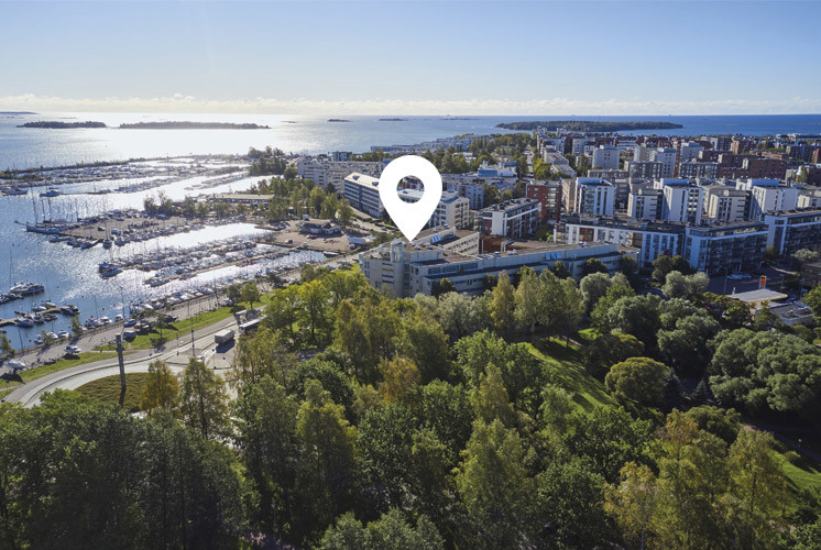 Ilmakuvanäkymä Helsingin Lauttasaaresta alkusyksyllä 2025