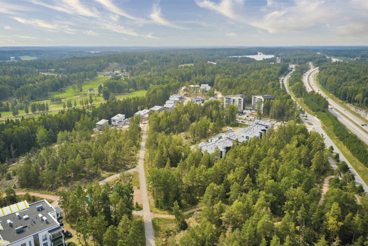 Ilmakuva Sarvvikista Kirkkonummelle päin katsottuna